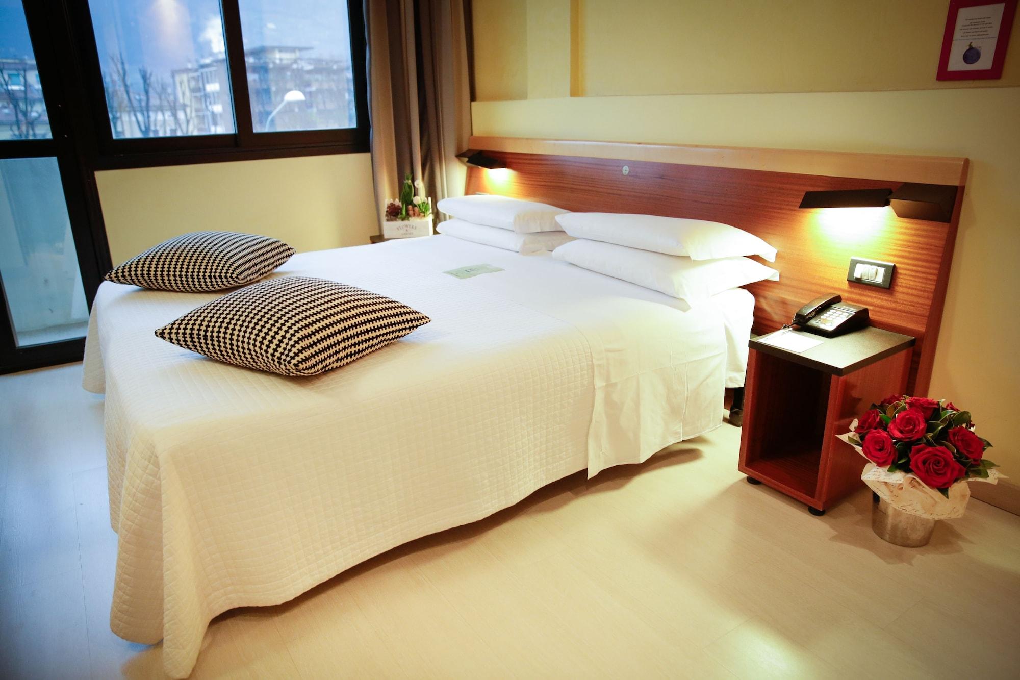 Art Hotel Milano Prato  Esterno foto