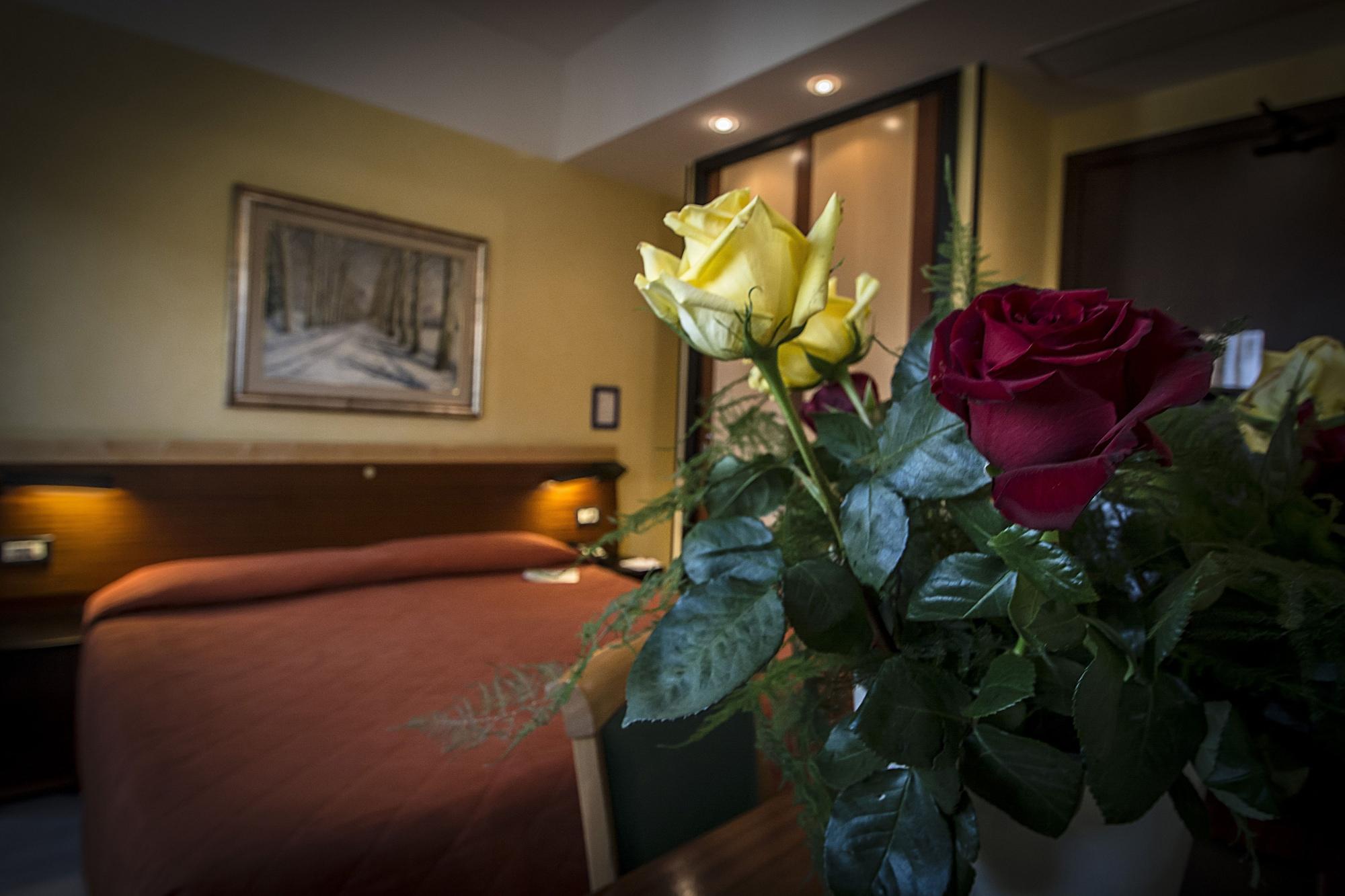 Art Hotel Milano Prato  Esterno foto