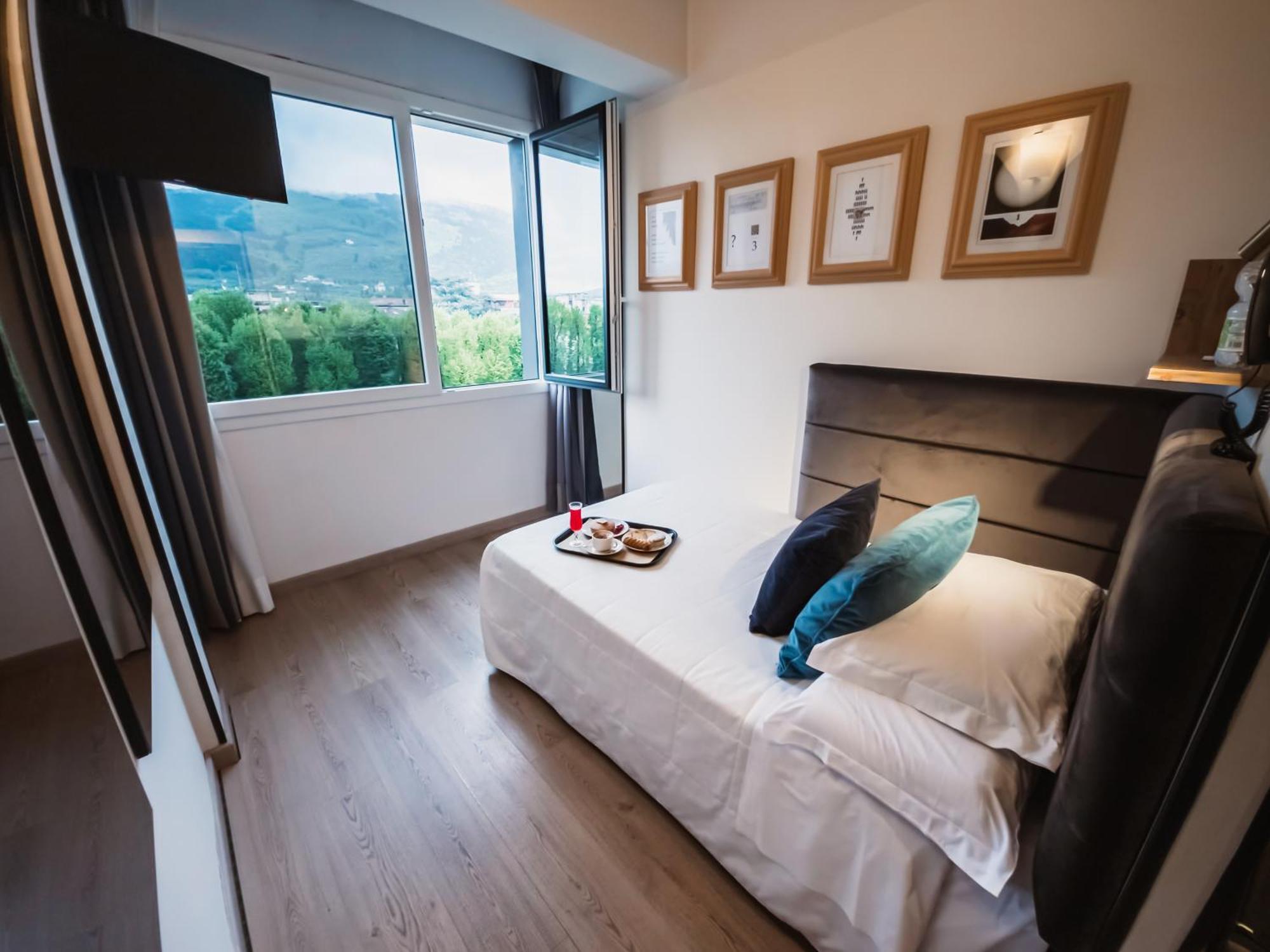 Art Hotel Milano Prato  Esterno foto
